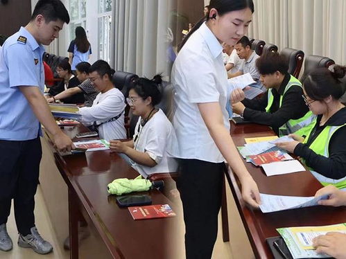 容城縣人力資源和社會(huì)保障局開展送政策進(jìn)企業(yè)主題宣傳活動(dòng)